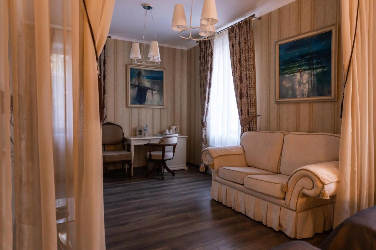 Hotel "Mandarin Clubhouse" Jarkov Exterior foto
