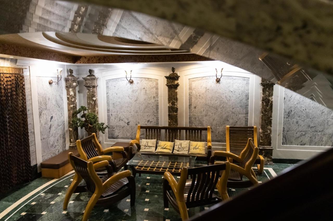 Hotel "Mandarin Clubhouse" Jarkov Exterior foto