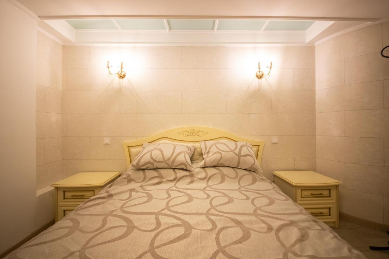Hotel "Mandarin Clubhouse" Jarkov Exterior foto