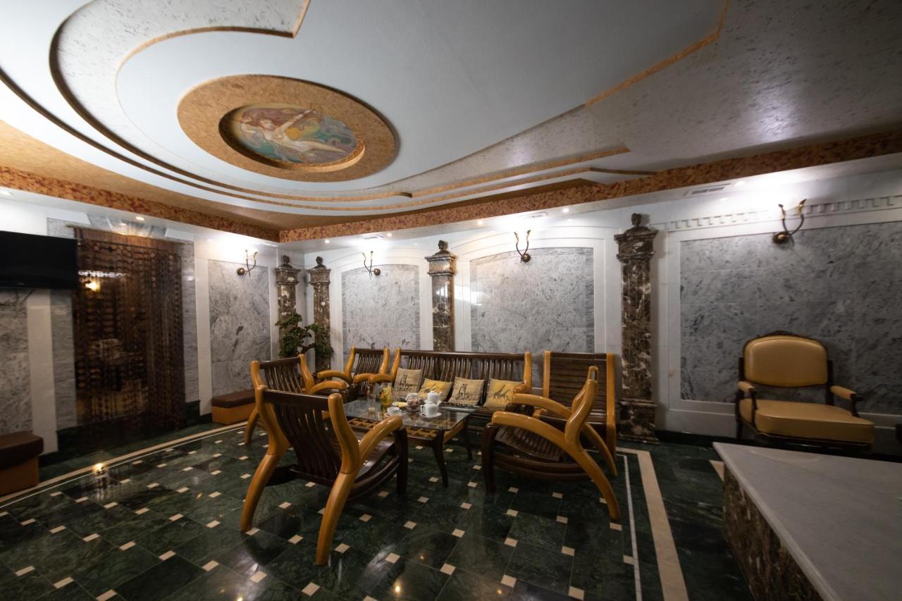 Hotel "Mandarin Clubhouse" Jarkov Exterior foto